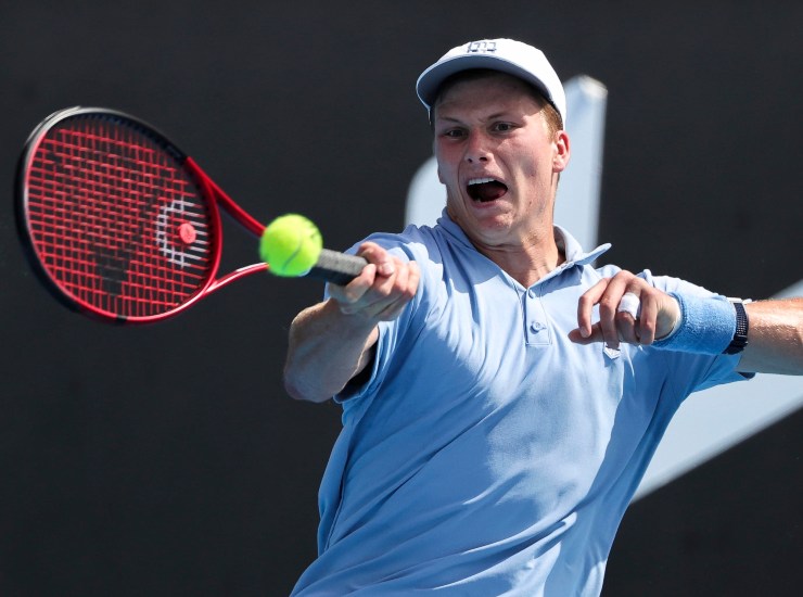 Jenson Brooksby durante una partita di tennis - fonte Ansa Foto - mondosportivo.it