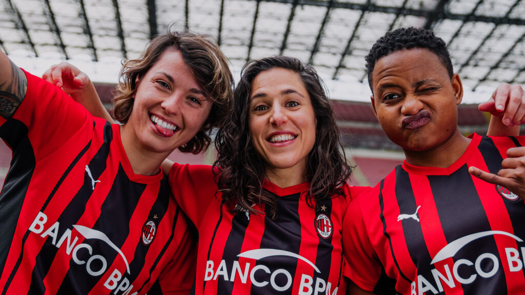 21AW_Social_TS_Football_AC femminile milan