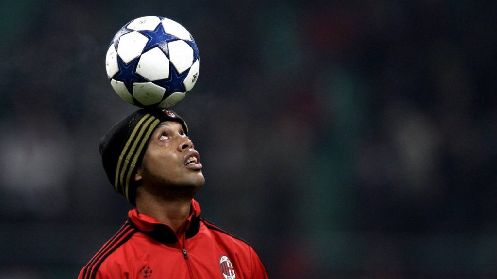 Ronaldinho torna in campo - fonte Lapresse - mondosportivo.it