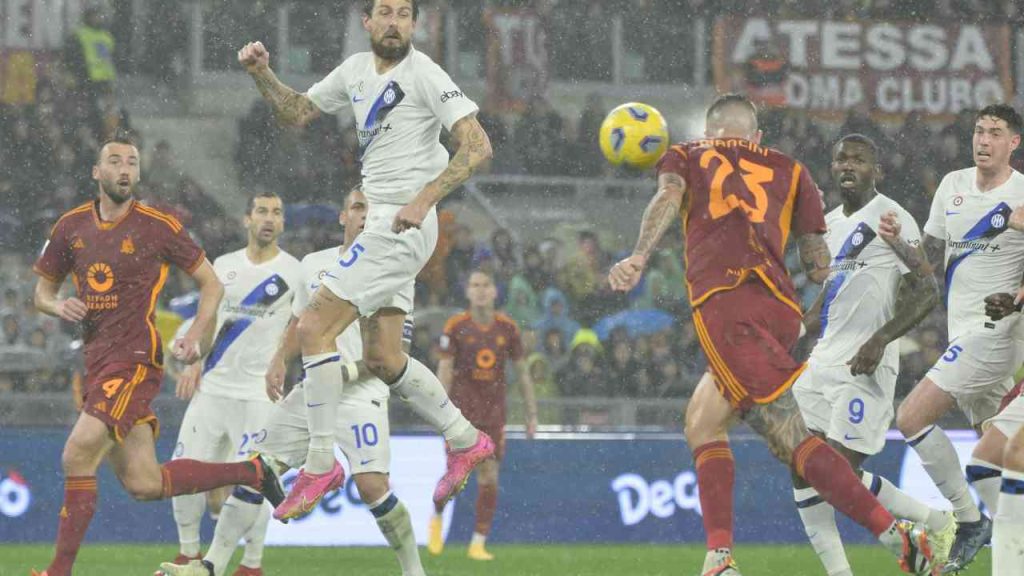 Una partita tra Inter e Roma - fonte Lapresse - mondosportivo.it