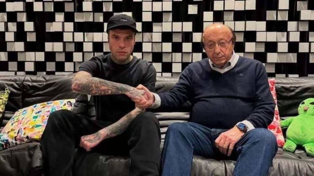 Fedez e Luciano Moggi - fonte La Stampa - mondosportivo.it