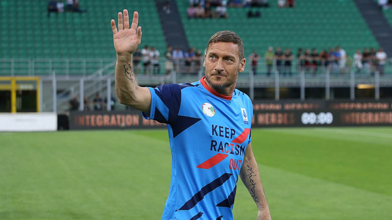 https://www.mondosportivo.it/wp-content/uploads/2024/11/Francesco-Totti-torna-in-campo-fonte-Lapresse-mondosportivo.it_.jpg