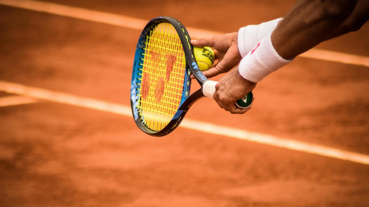 Tennis in Lutto: La Numero 1 Uscisce dall'Ospedale in Sedia a Rotelle Dopo Due Anni di Stop